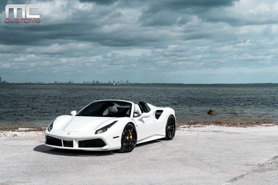  Ferrari 488 Spider White by MC Customs 2018 года  (фото 1 из 12)